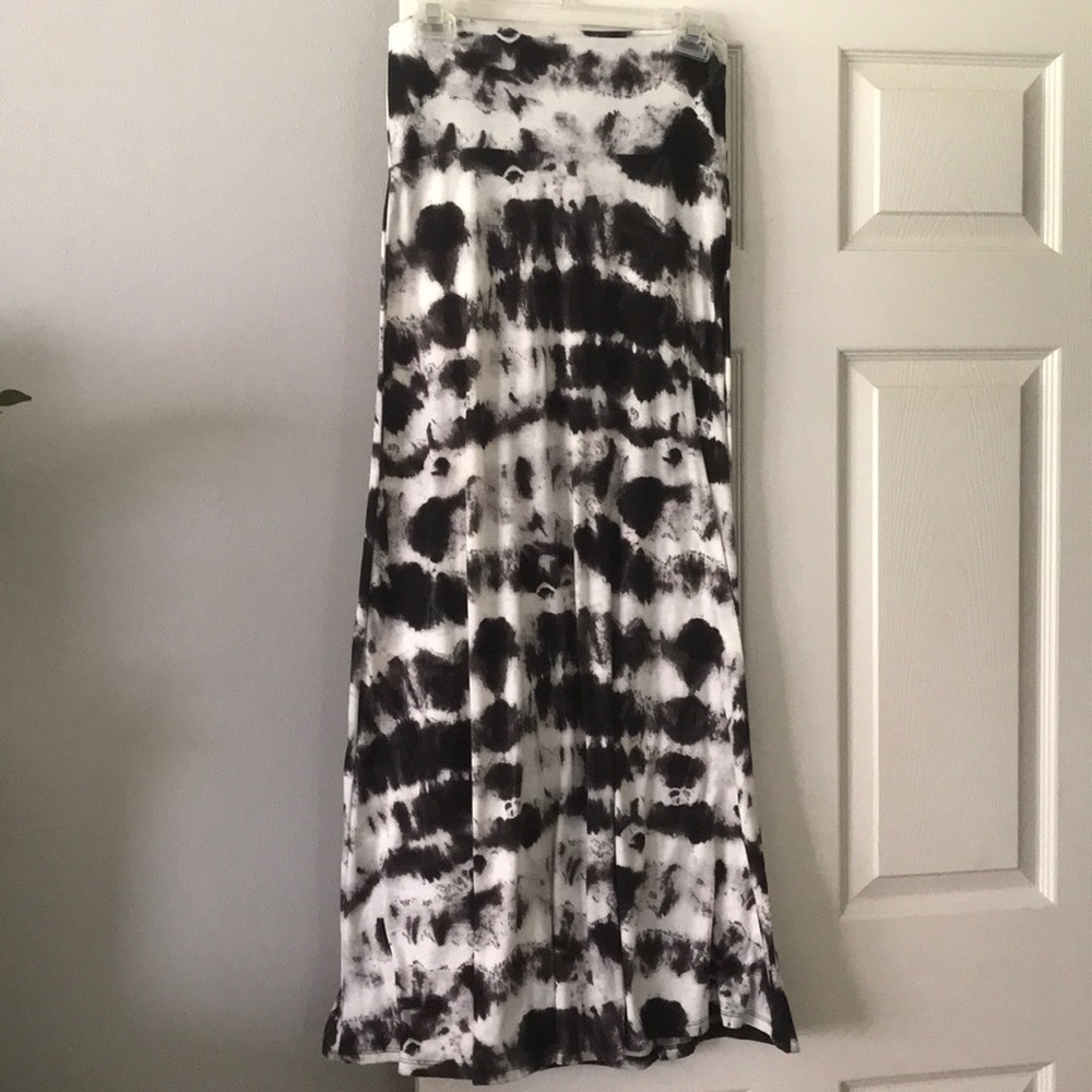 Black and white tie-dye maxi skirt